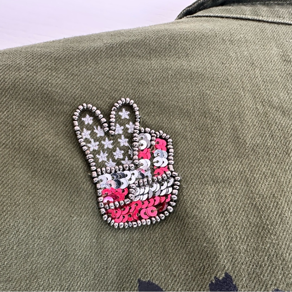 Forever 21 Rock n Roll Embroidered Jacket. Size: Medium. Excellent condition - Picture 11 of 12